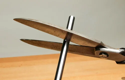 تیز کردن قیچی در منزل